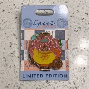 Food & Wine 2017 Alice in Wonderland Hinged Pin